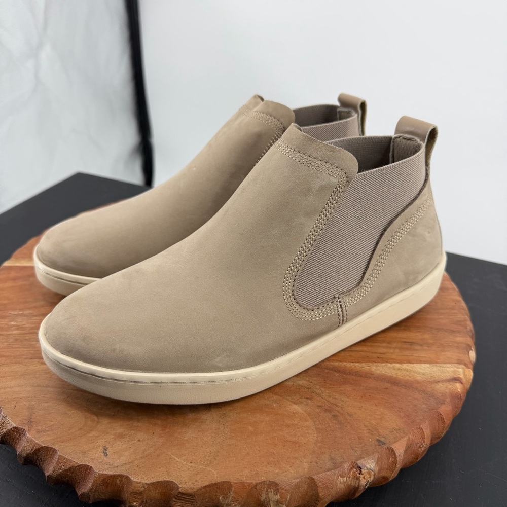 OluKai Pehuea Mid Chelsea boots in‎ taupe grey nubuck leather sz 9
